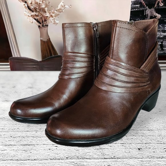 NIB CLARK'S "WISH MOOD" Brown Leather Ankle Boots IN BOX Size 7 - Picture 2 of 12